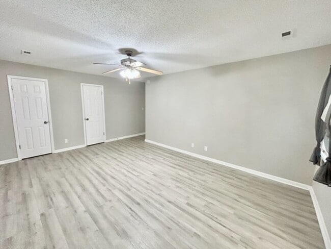 Building Photo - 4304 Chalet Cir NW