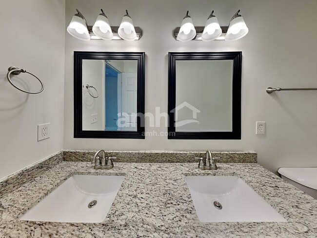Building Photo - 136 Leasure Dr