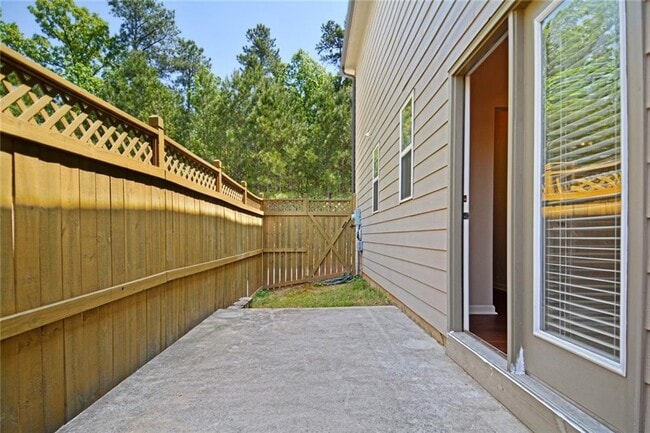 Building Photo - 740 Village Field Ct NW