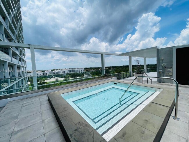 Building Photo - 2000 Metropica Wy