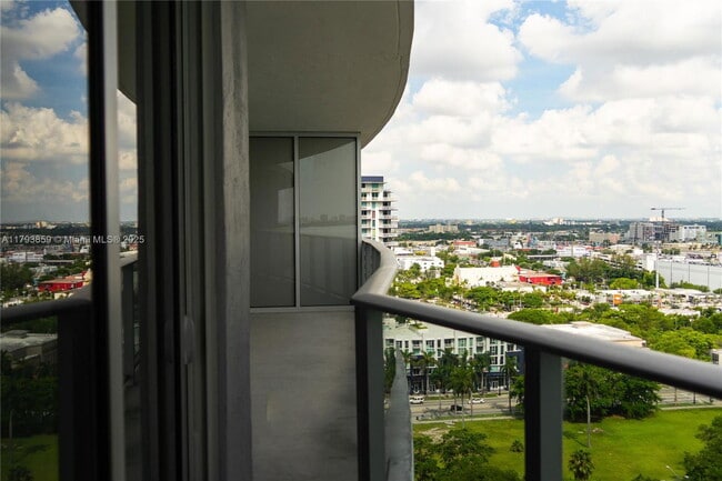 Building Photo - 488 NE 18th St