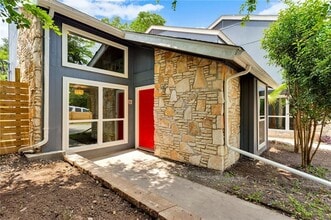 Building Photo - 2706 Mulford Cove