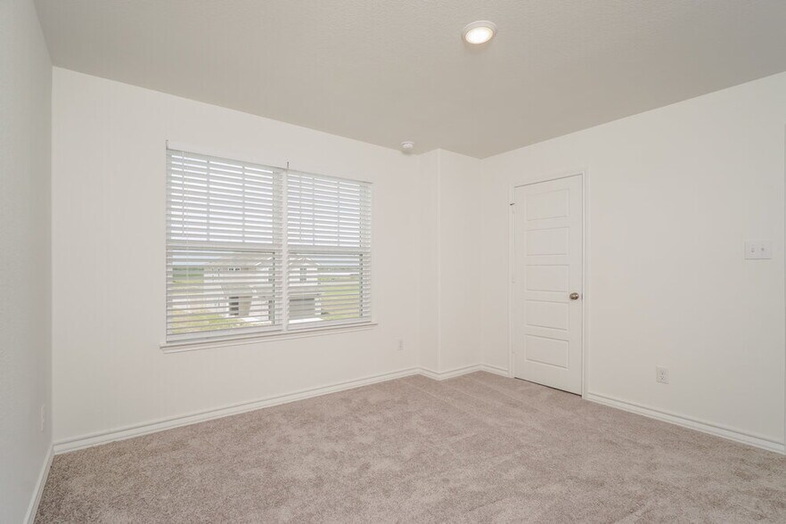 Building Photo - 1637 Viola Ln