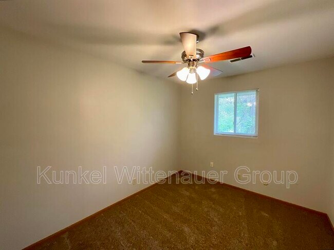 Building Photo - 1705 Jamestown Rd