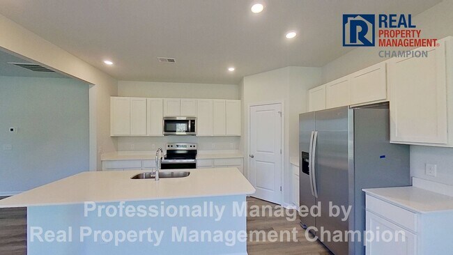 Building Photo - 1095 Hanson Dr