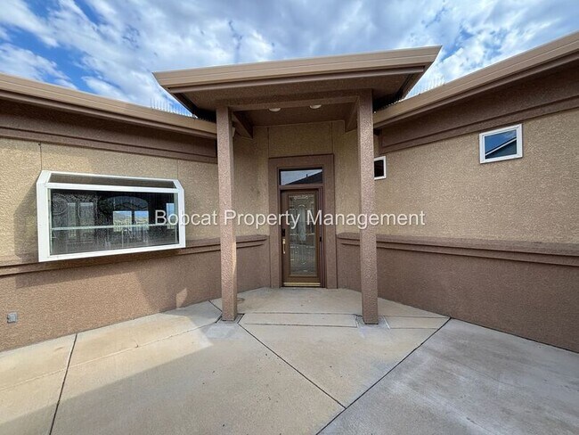 Building Photo - 963 Ranchview Cir