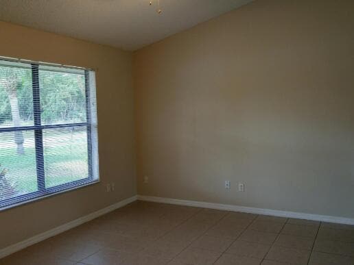 Building Photo - 1331 SW Bellevue Ave