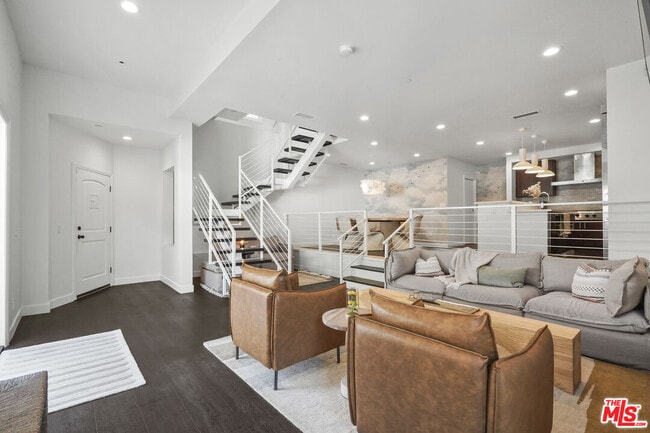 Building Photo - 9842 Portola Dr