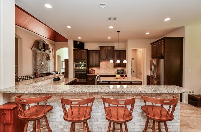 Building Photo - 23335 Robinson Pond Dr