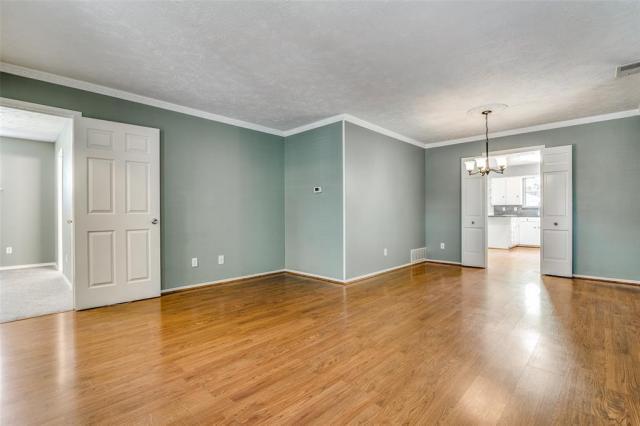 Building Photo - 3 bedroom in Dallas TX 75218