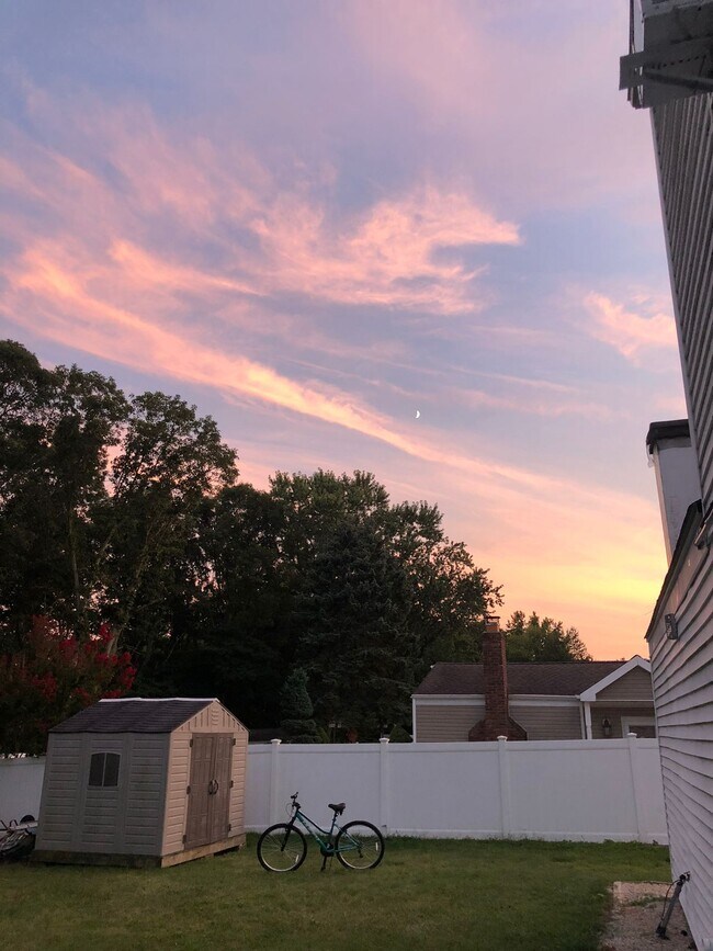 Building Photo - 42 Patricia Ln