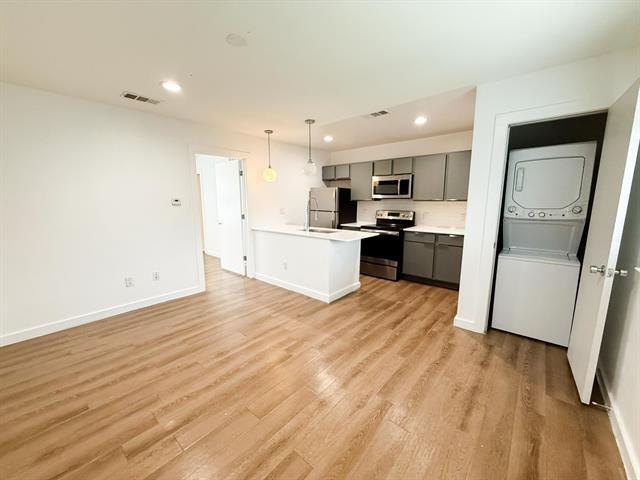 Building Photo - 4526 Munger Ave