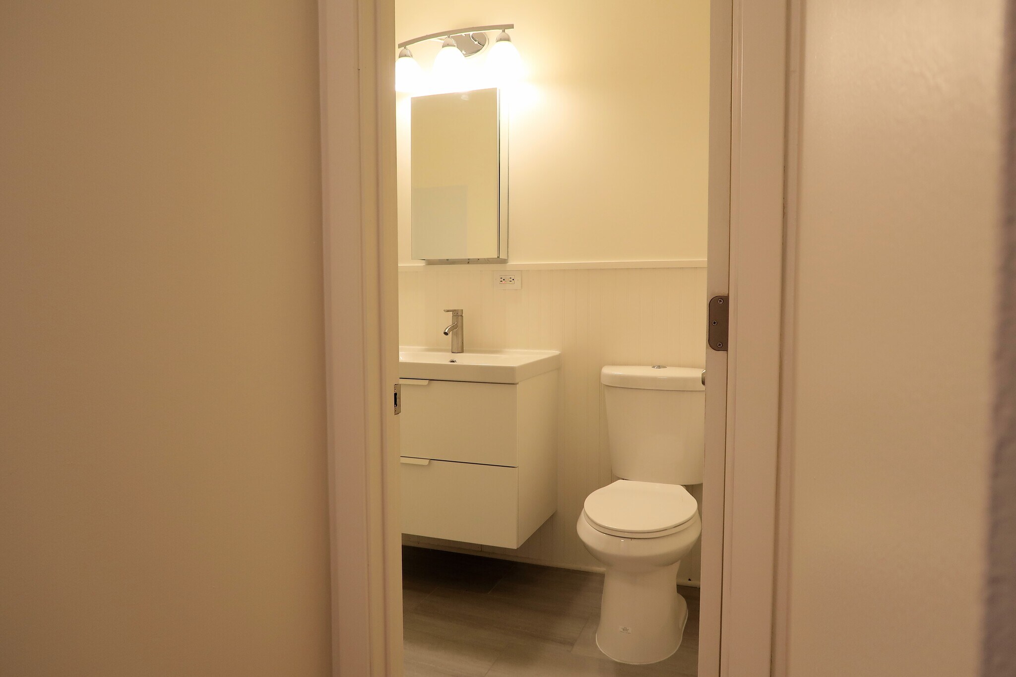 Hallway to bathroom view - 2616 Harriet Ave S #203