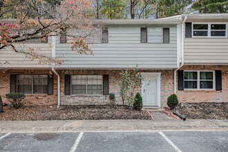 Building Photo - Must see 3BR/2.5BA Townhome In Union City!