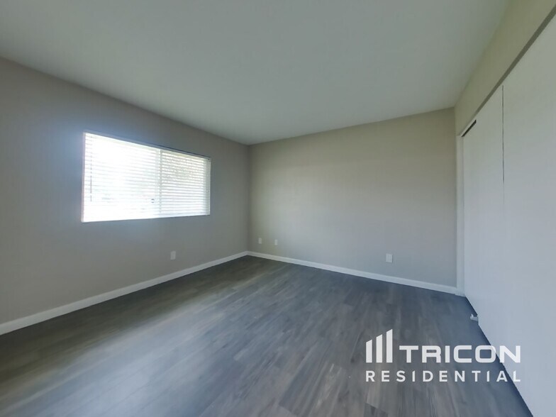 Building Photo - 25030 Gentian Ave