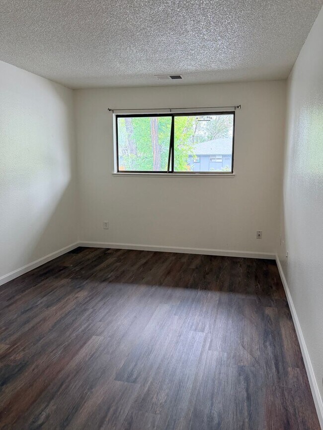 Building Photo - 2189 Kietzke Ln