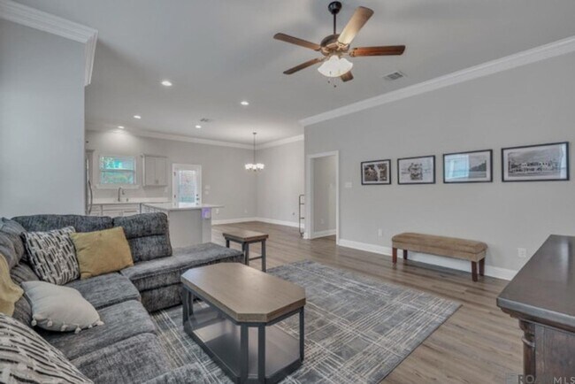 Building Photo - 7248 Kenilworth Crossing Ave