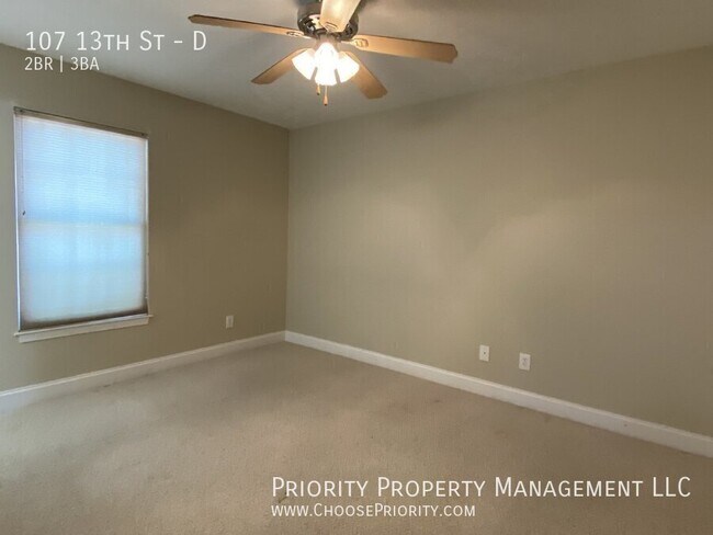 Building Photo - 107 13th St