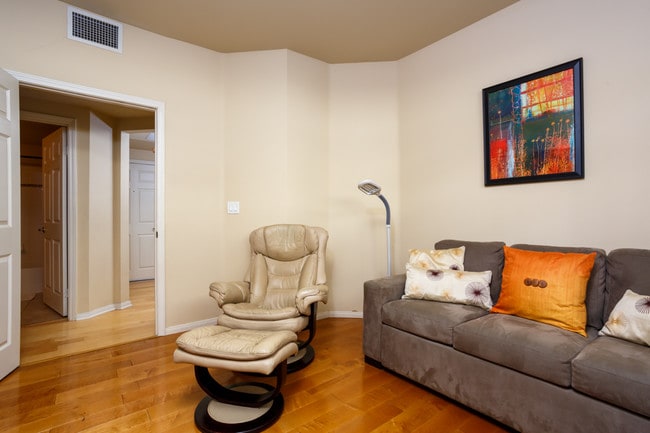 Building Photo - 2400 Fifth Ave