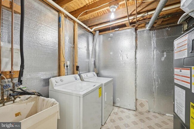 Building Photo - 14126 RED RIVER Dr