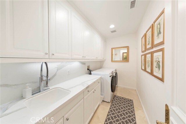 Building Photo - 7 Vista Luci