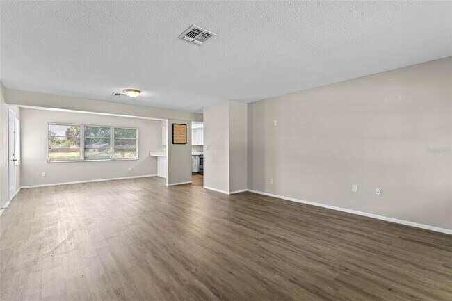 Building Photo - 4584 Kirkland Blvd