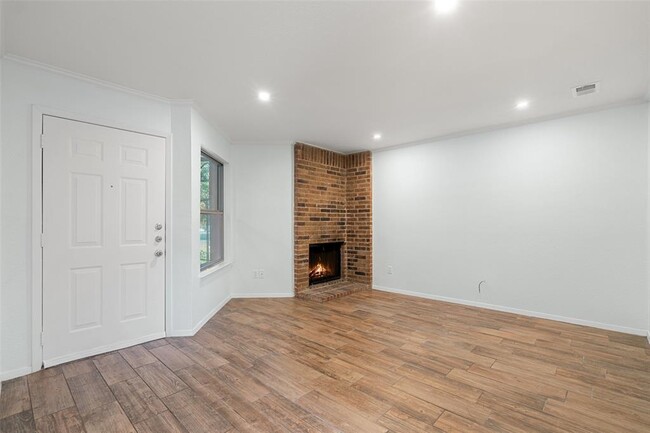 Building Photo - 5608 Cougar Dr