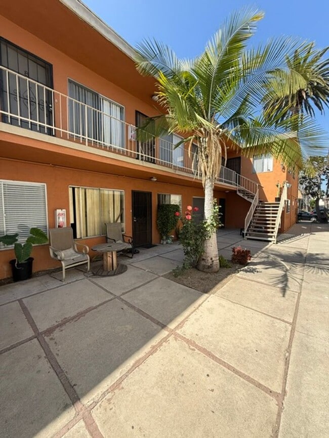 Interior Photo - 2034
