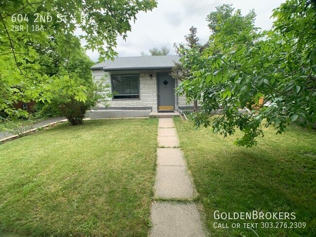 Building Photo - 604 2nd St