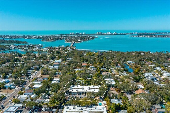 Building Photo - 3360 S Osprey Ave