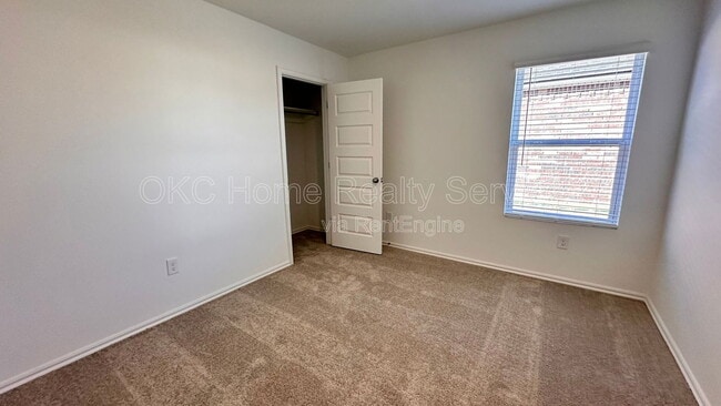 Building Photo - 16201 Harvester Dr