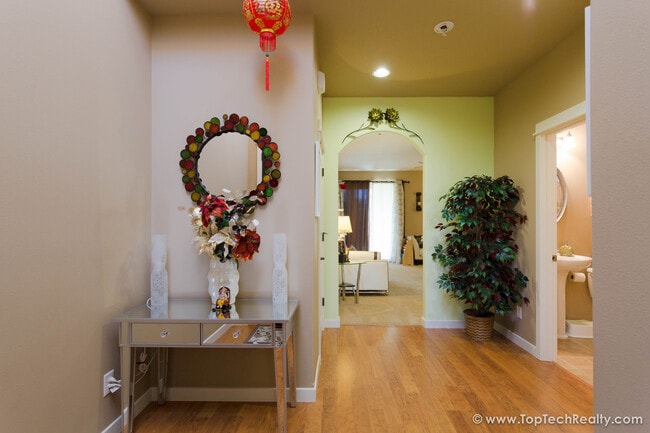 Building Photo - Stunning 3BD | 3BA | Luxury Single Family Home in Orenco | Near Intel & Park | Fenced Yard I Sola...