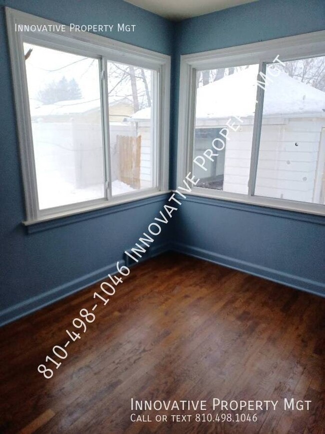 Building Photo - 2213 Savoy Ave