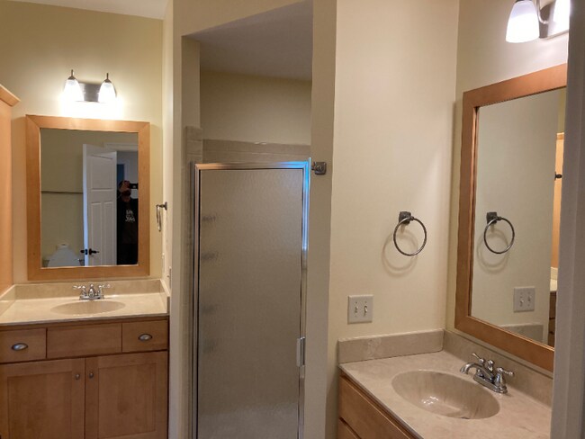 Building Photo - 2539 Greenport Dr