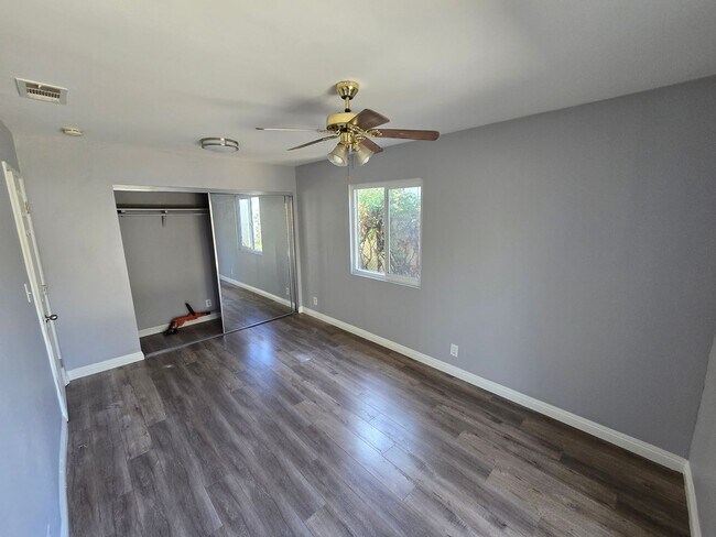 Building Photo - Beautifully Remodeled 3 Bed, 2 Bath Home f...