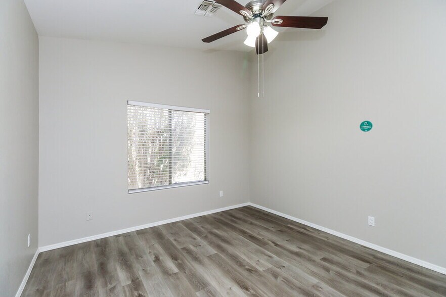 Building Photo - 10543 E Cicero St