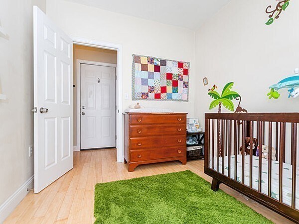 Building Photo - 154 Boylston St