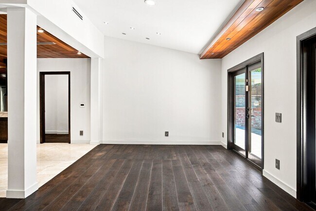 Building Photo - 3184 Dona Sarita Pl