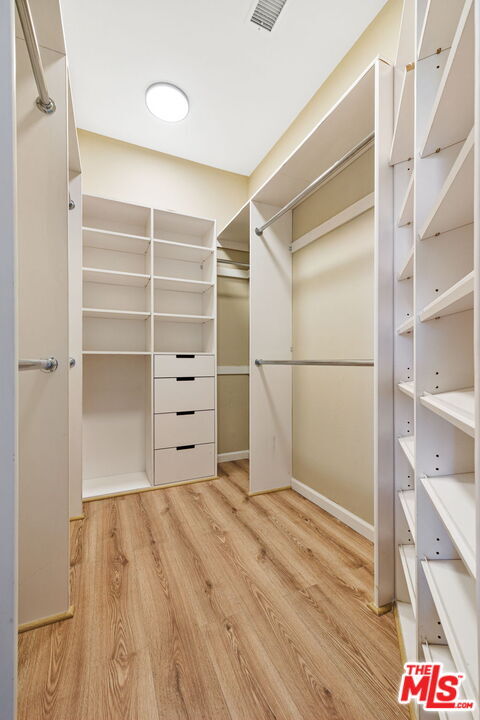 Building Photo - 4 Cartier Ct