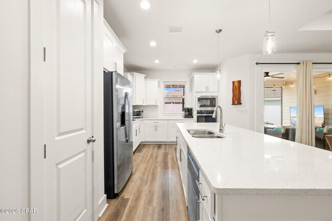Building Photo - 455 Foxtail Wy
