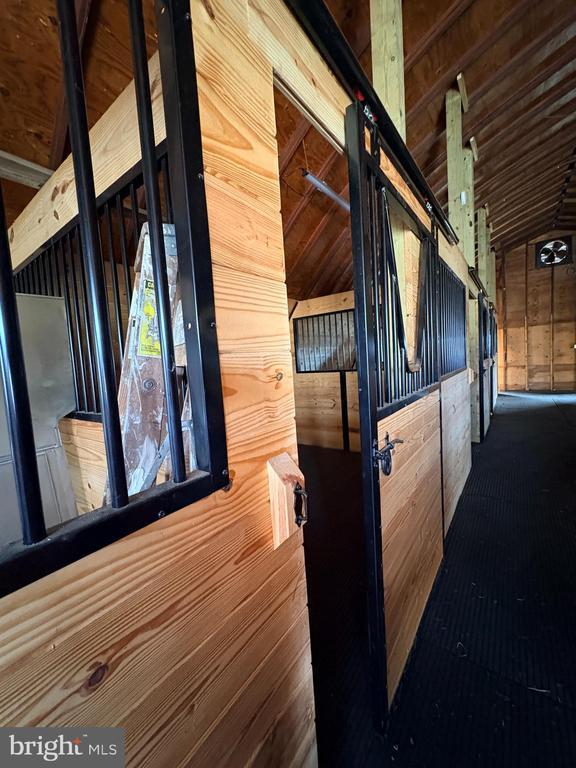 Building Photo - 3679 Pickertown Rd