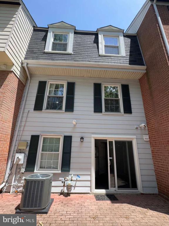 Building Photo - 4902 Van Walbeek Pl