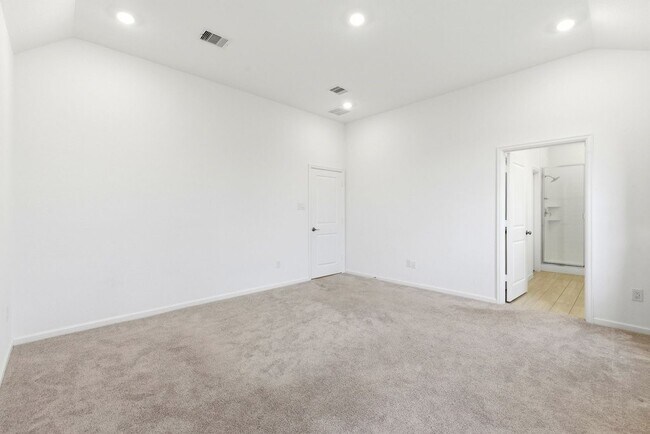 Building Photo - 3057 Pensacola Dr