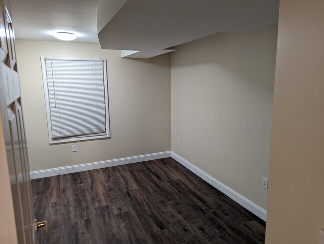 Building Photo - 41 May St