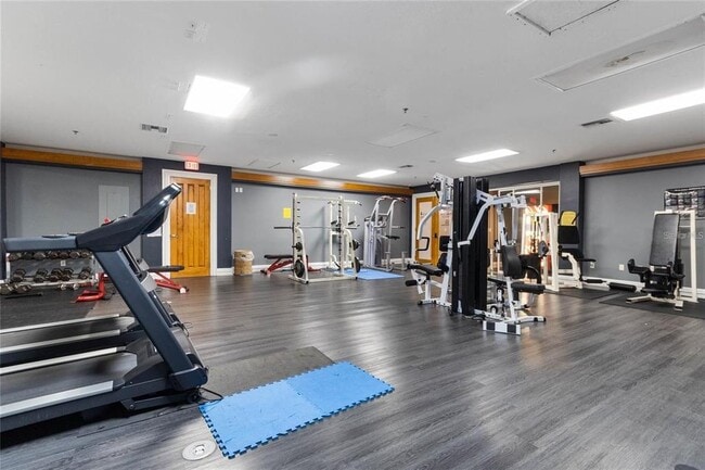 Building Photo - 235 Mango Dr