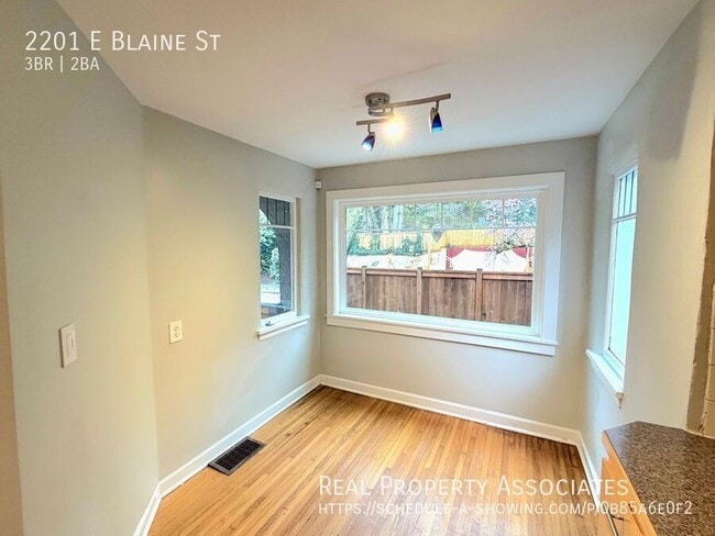 Building Photo - 2201 E Blaine St