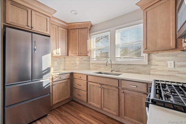 Building Photo - 8 Garfield Ave