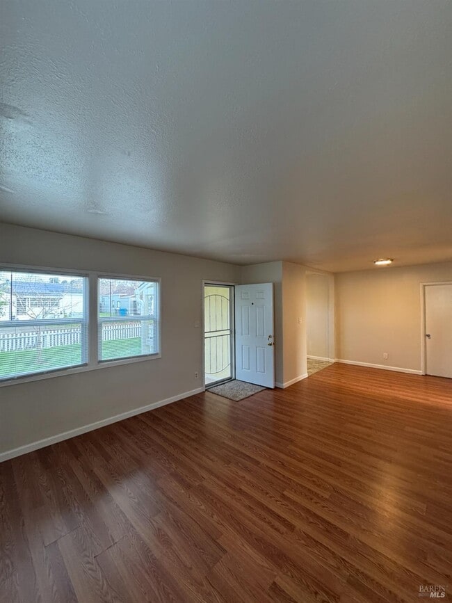 Building Photo - 133 Clay St