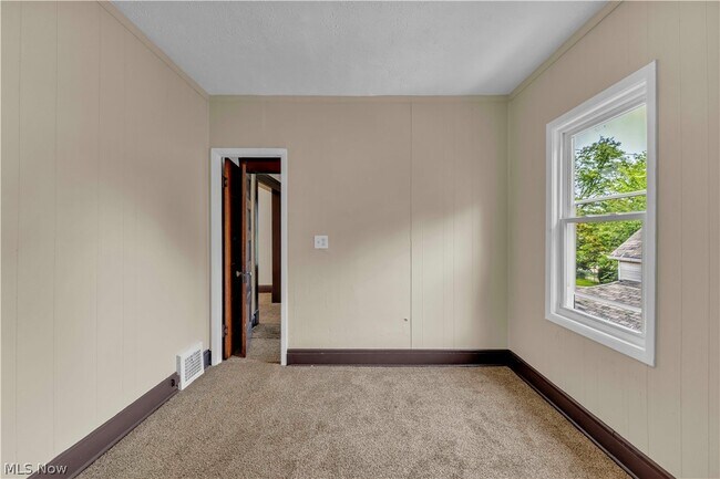 Building Photo - 3617 E 57th St
