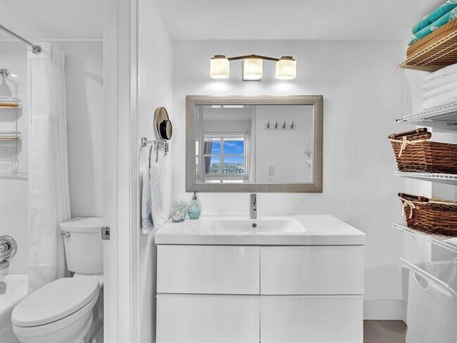 Building Photo - 3100 S Ocean Blvd